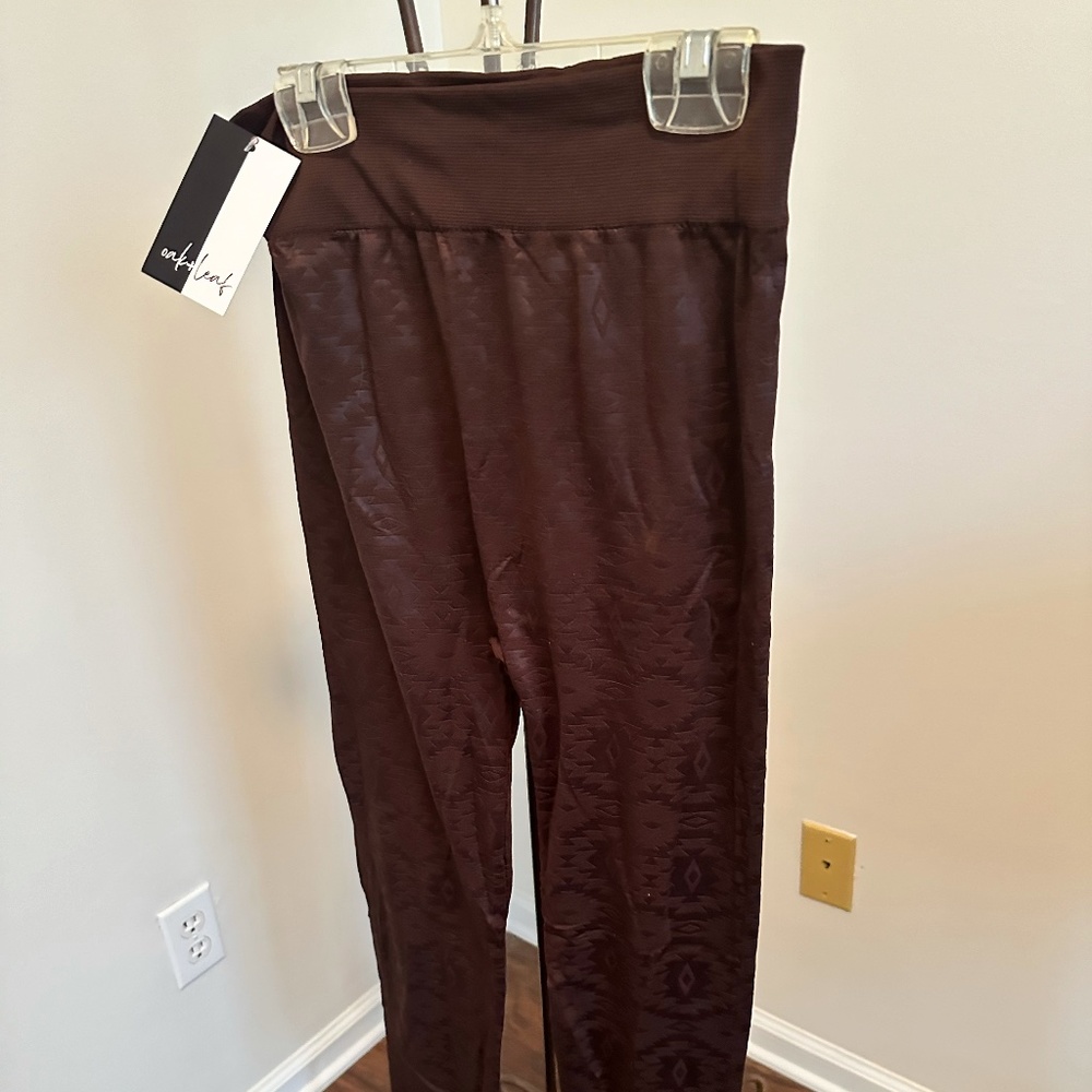 Oak+Leaf Aztec Leggings